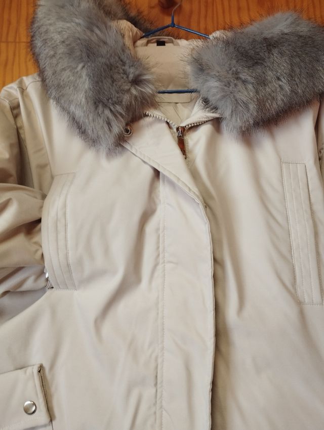 Chaqueton con gorro el pelo es desmontable