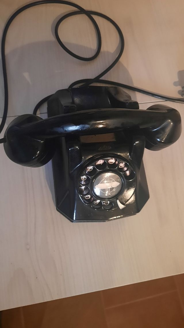 Telefono vintage anni 50/60 in bachelite