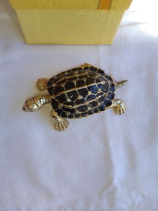 Joyero de tortuga de metal