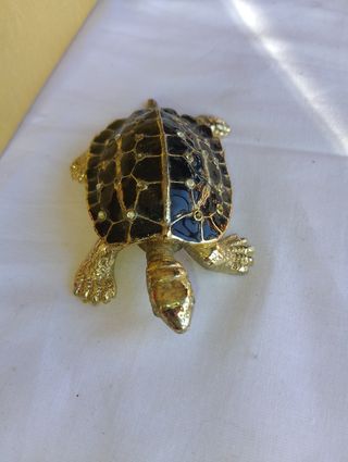 Joyero de tortuga de metal
