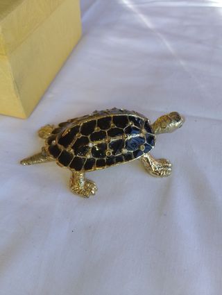 Joyero de tortuga de metal