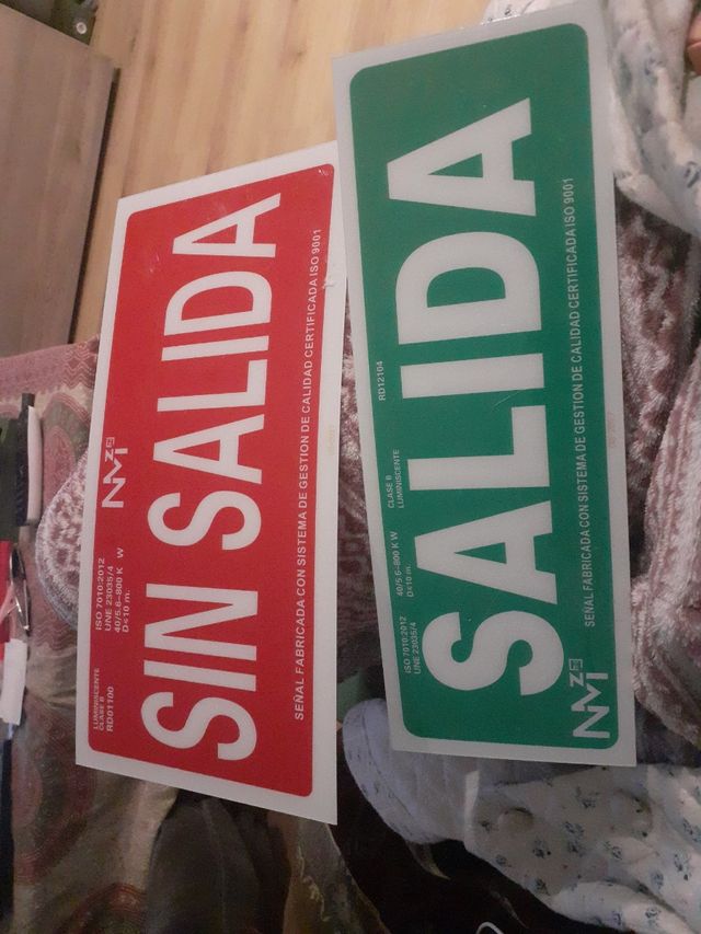 Carteles luminiscentes extintores