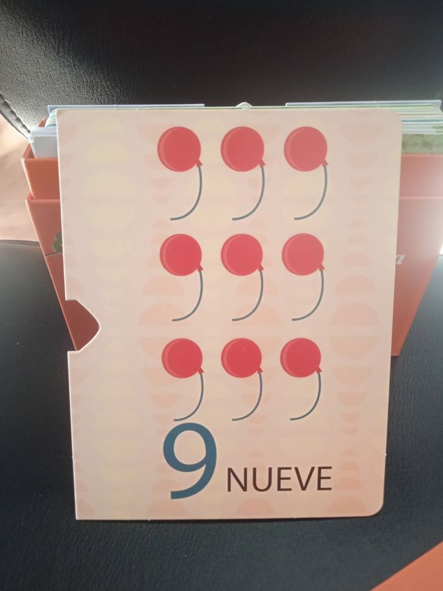 Libro y fichas Montessori aprendizaje números
