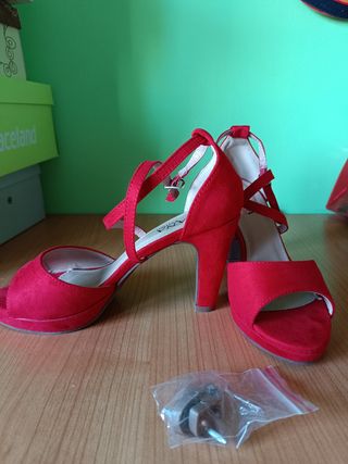 Sandalias rojas