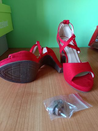 Sandalias rojas