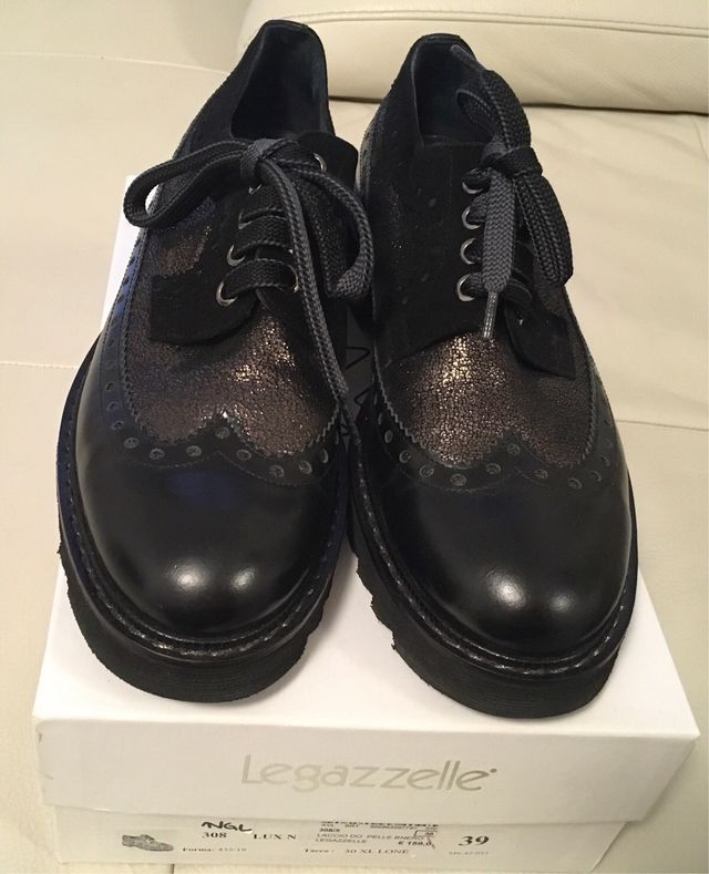 Scarpe nuove in pelle