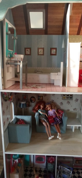 Casa de muñecas de madera tamaño Barbie