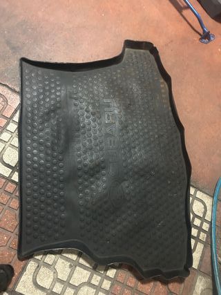 Plastico maletero subaru impreza ranchera
