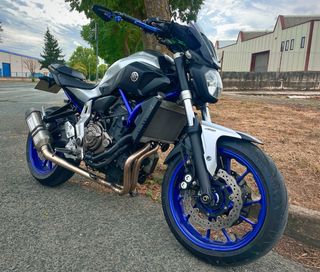 Yamaha MT 07 2015 - 37.000 km – Mant. EXHAUSTIVO!
