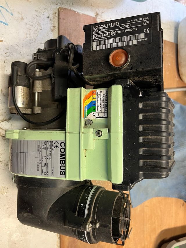 CALDERA DE GASOIL MUY POCO USO