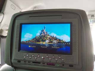 Reposacabezas coche con DVD