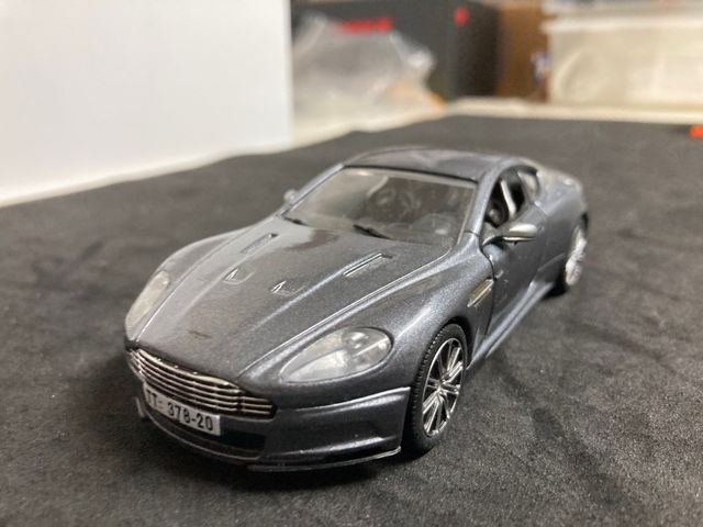 1/43 Aston Martin DB9 James Bond