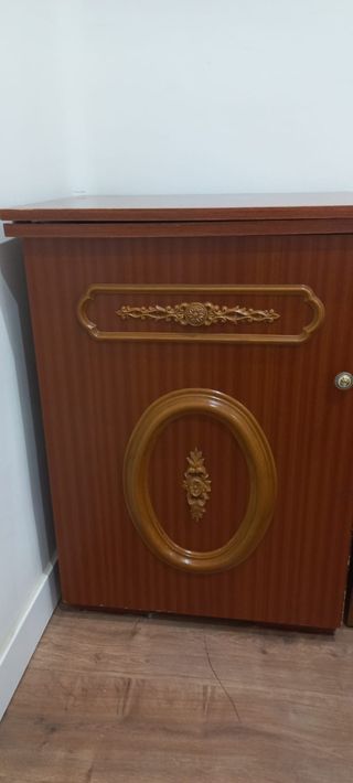Maquina de coser Refrey 427 con mueble