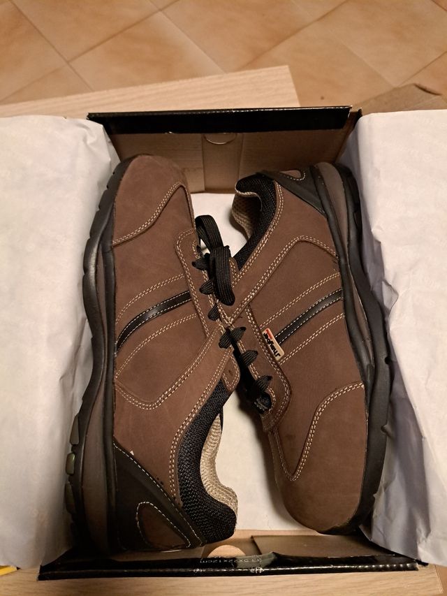 Scarpe da lavoro J'hayber 43, nuove