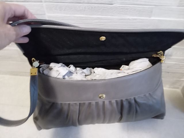 Borsa grigia a tracolla