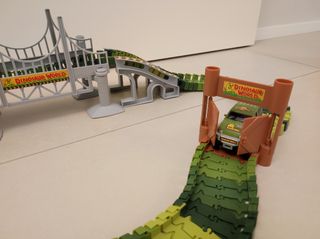 Pista flessibile Flybiz Dinosauro 3-5 anni