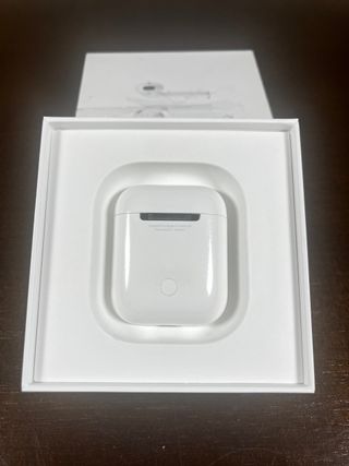 Apple AirPods con Estuche de Carga