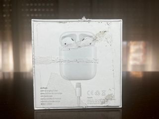 Apple AirPods con Estuche de Carga