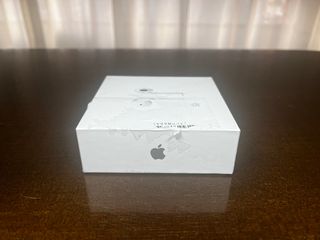 Apple AirPods con Estuche de Carga