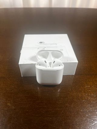 Apple AirPods con Estuche de Carga