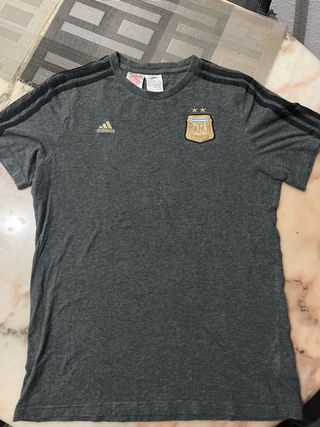 Camiseta Messi con Argentina Adidas
