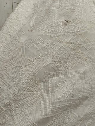 Coperta vintage in cotone ricamata