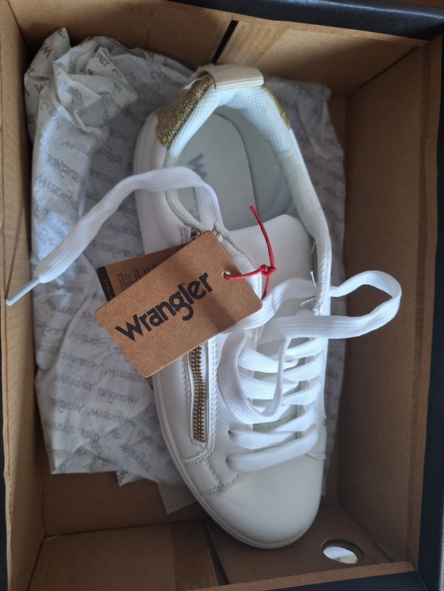 Scarpe bianche sneackers