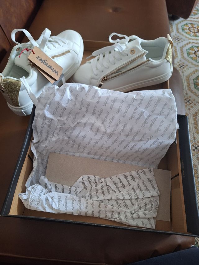 Scarpe bianche sneackers