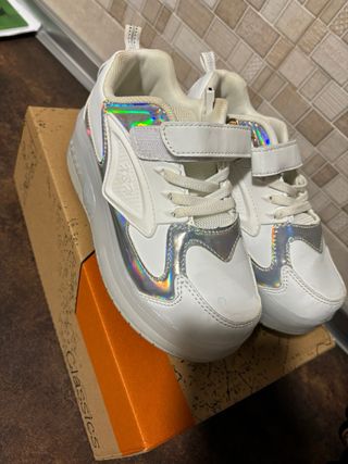 Botines niña con rueda