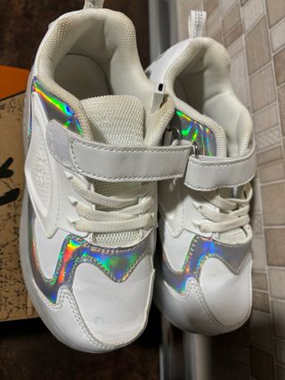 Botines niña con rueda