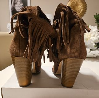 Un REGALO!. BOTINES FLECOS CAMPEROS PIEL