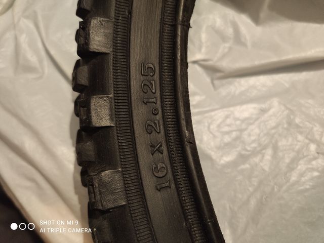 Cubierta de bicicleta de 16