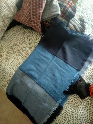 Bufandas y pañelos chico a 3 euros cada una