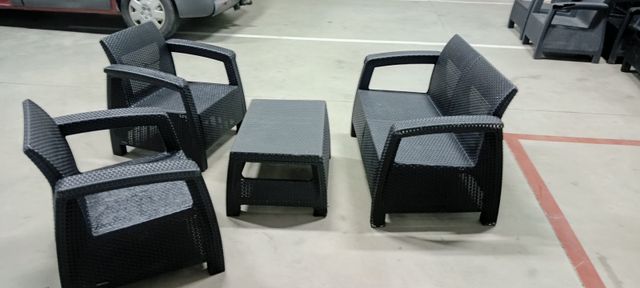 Conjunto sofá, sillones y mesa