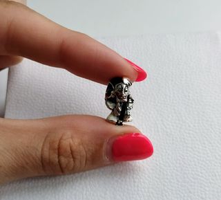 Charm Cruella Disney