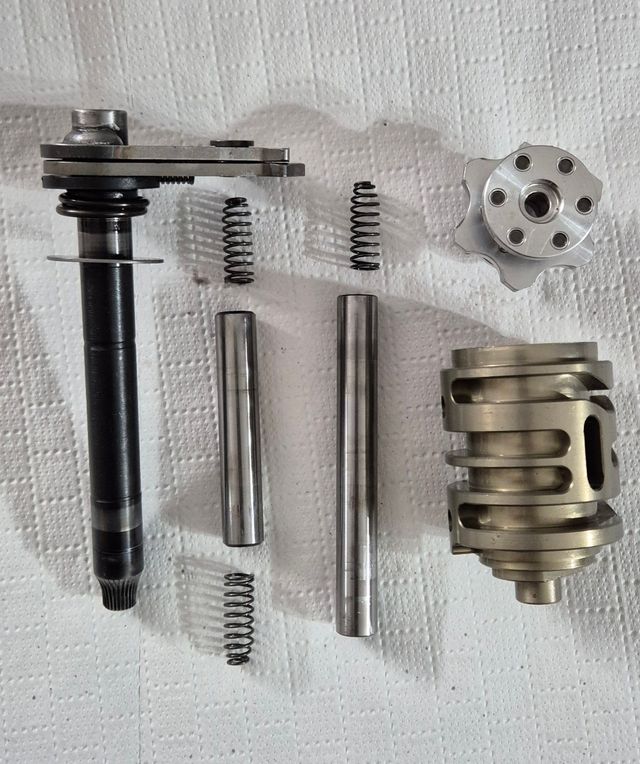 Desmo Ktm selettori e aste cambio, desmodromico