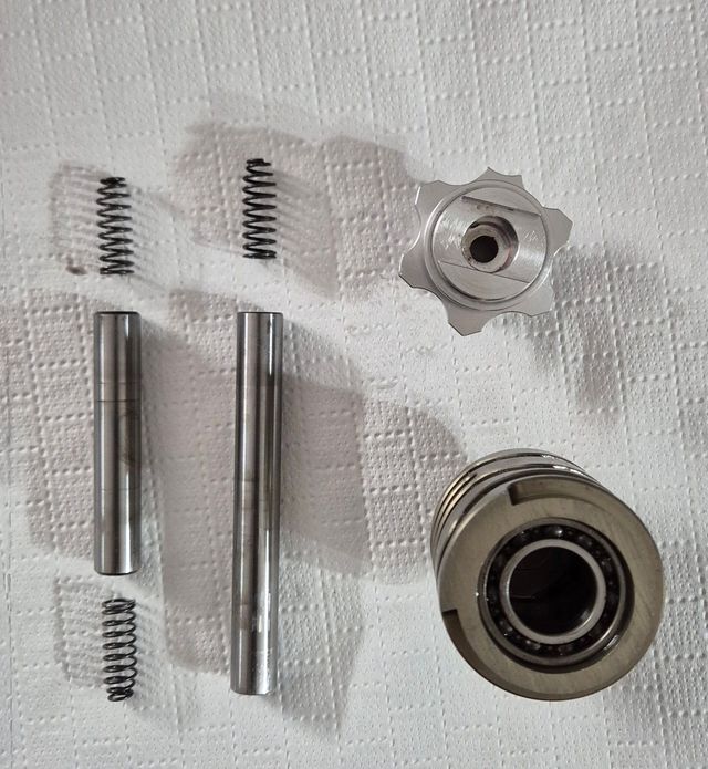 Desmo Ktm selettori e aste cambio, desmodromico