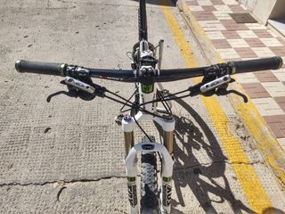 Bicicleta trekk 8000