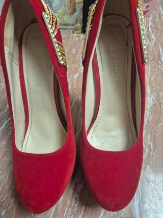 Varios zapatos fiesta