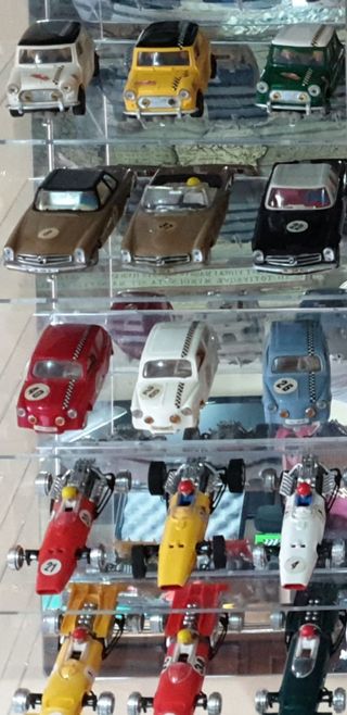 VITRINAS METACRILATO