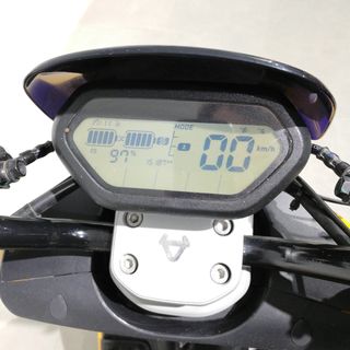 Moto elèctrica NIU 125cc/ Moto eléctrica NIU 125cc