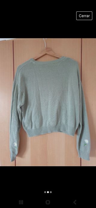 Jersey H&M verde con margaritas