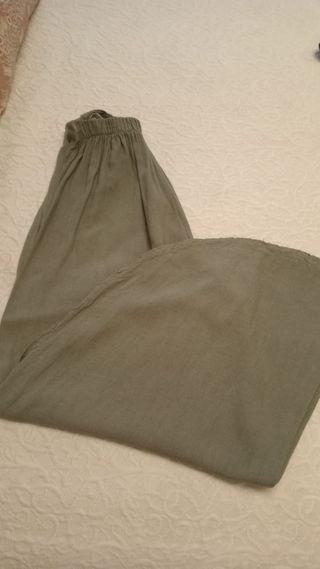 Pantalón ancho verde talla única nuevo.