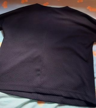 Jersey al codo negro de mujer.