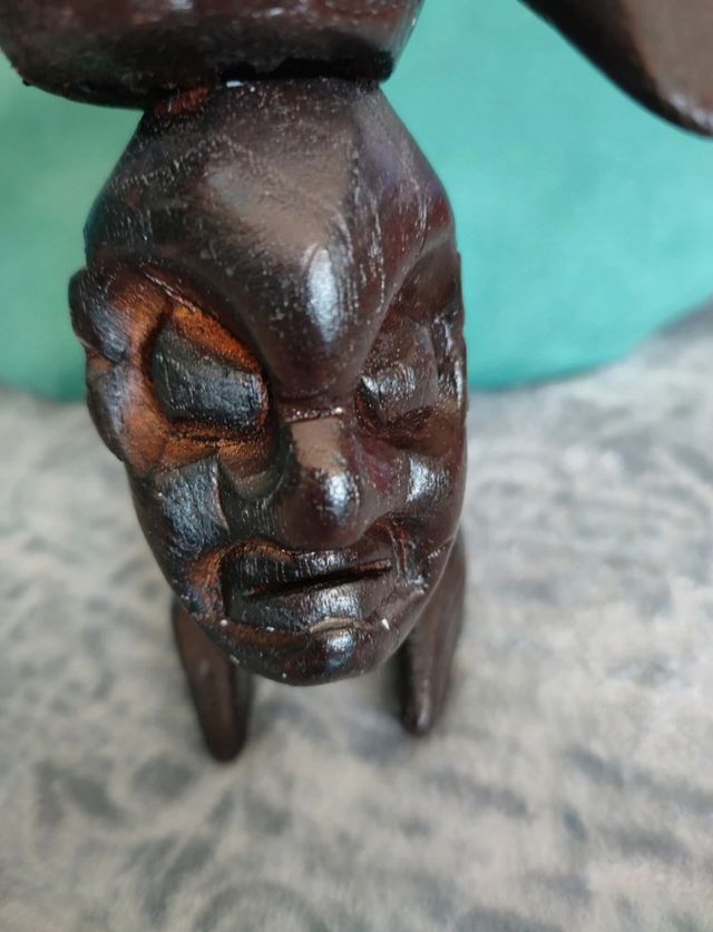 Statuetta tribale porta candela