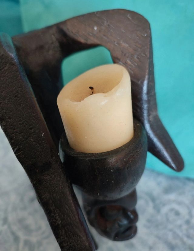 Statuetta tribale porta candela