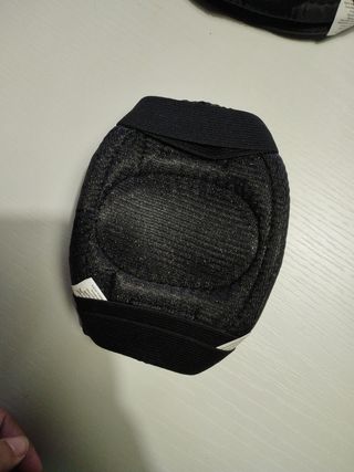 Ginocchiere Nero Sportivo