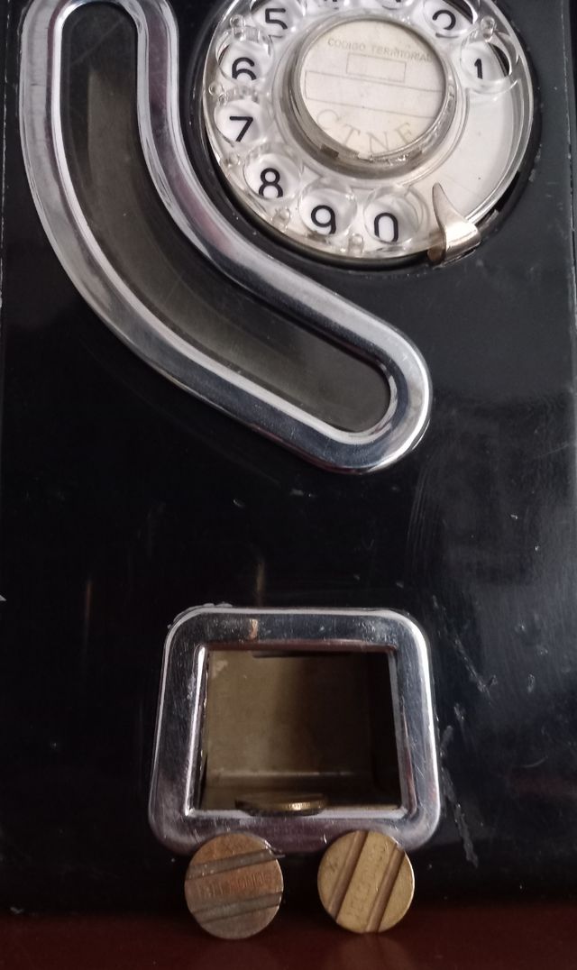 Teléfono antiguo de fichas Standard