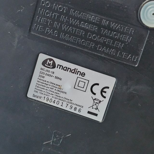 Exprimidor Eléctrico Mandine