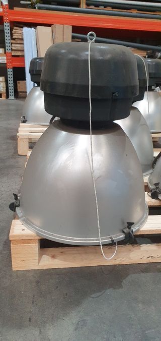 Vendo focos de nave industrial 